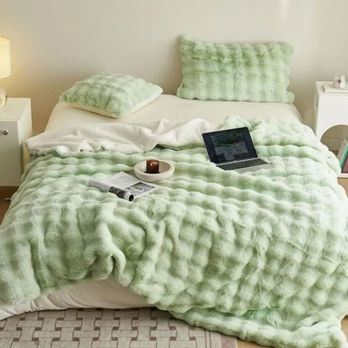 Fur Blanket for Winter Luxury Warmth Super Comfortable Blankets for Beds High-end Warm Winter Blanket for Sofa