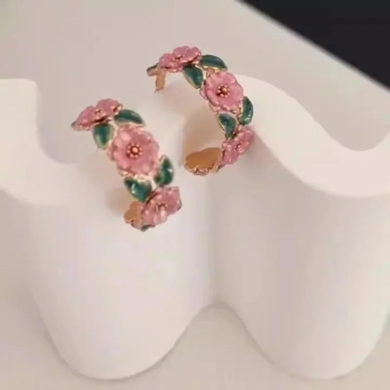 Pendiente colgante en forma de C de flor de rama de rosa para mujer, dulce, romántico, esmaltado francés, temperamento, accesorio de joyería creativo