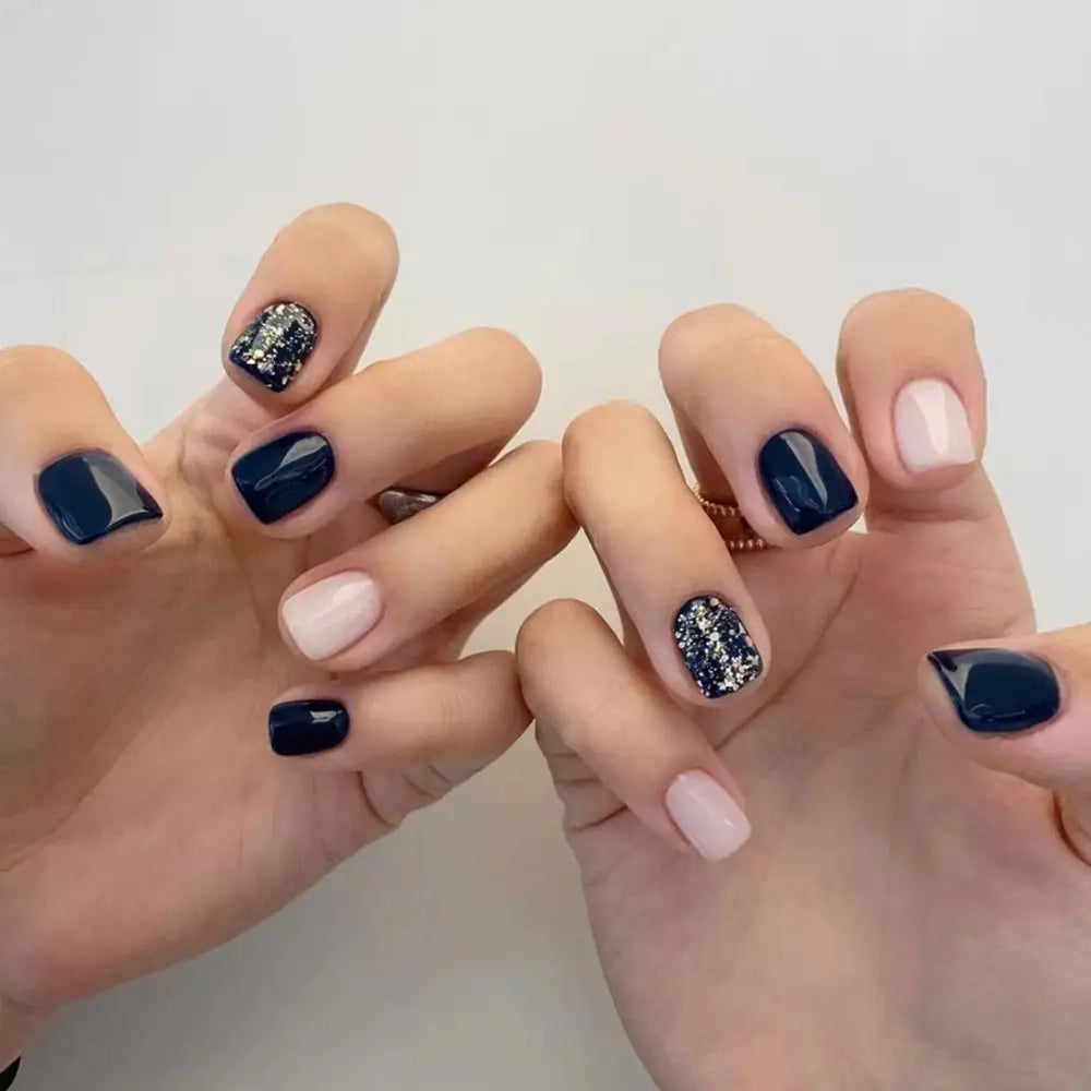 Uñas francesas azules