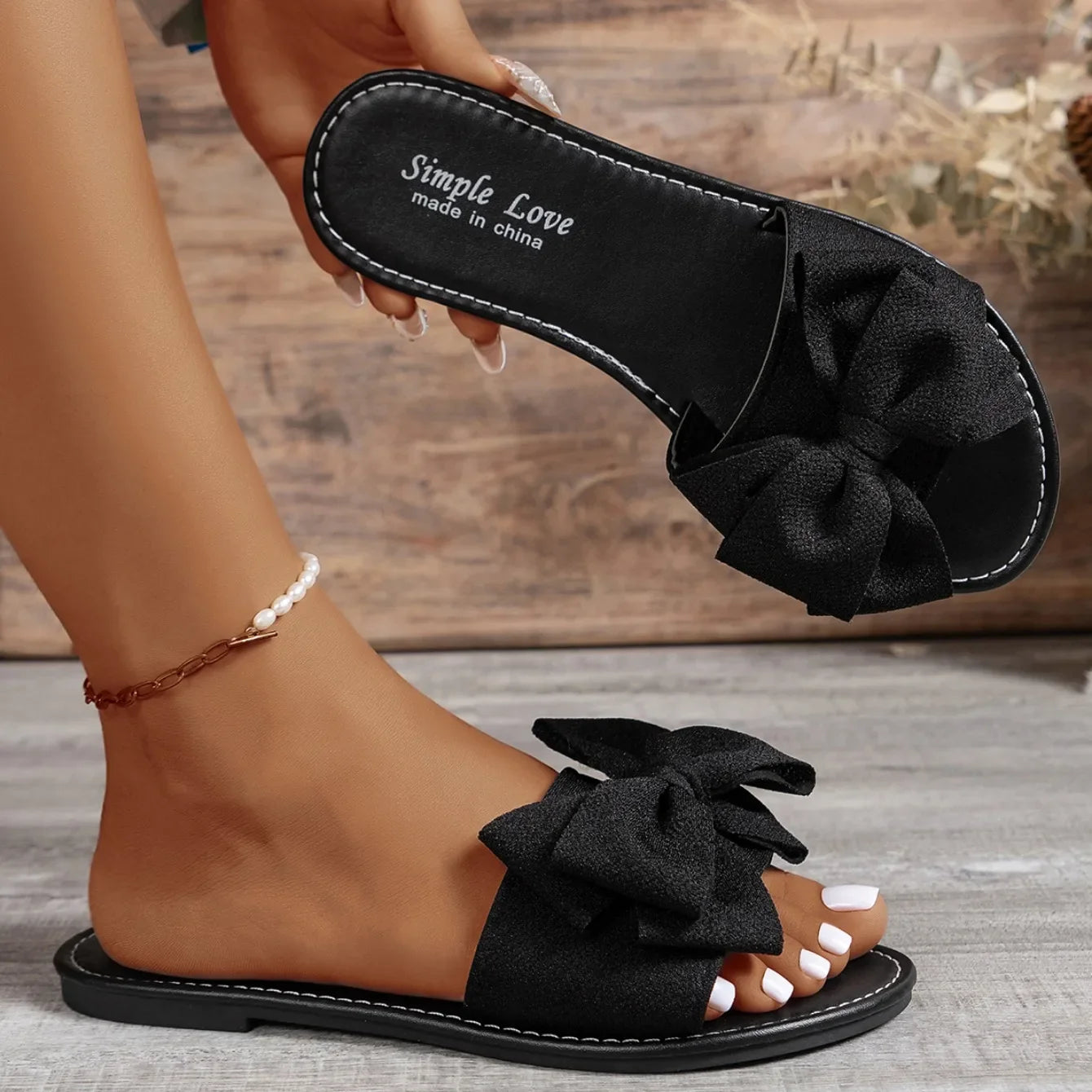 Women Slippers New Fashion Sandals Slides Women Summer Lightweight Shoes for Women Flat Heel Anti-slip Zapatos De Mujer