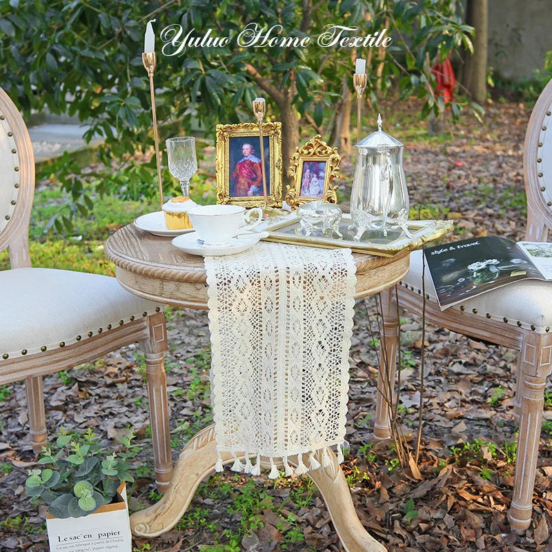 Camino de mesa beige, navideño, de encaje de ganchillo, tela de mezcla de algodón con borlas para la decoración de la mesa de centro y bodas.