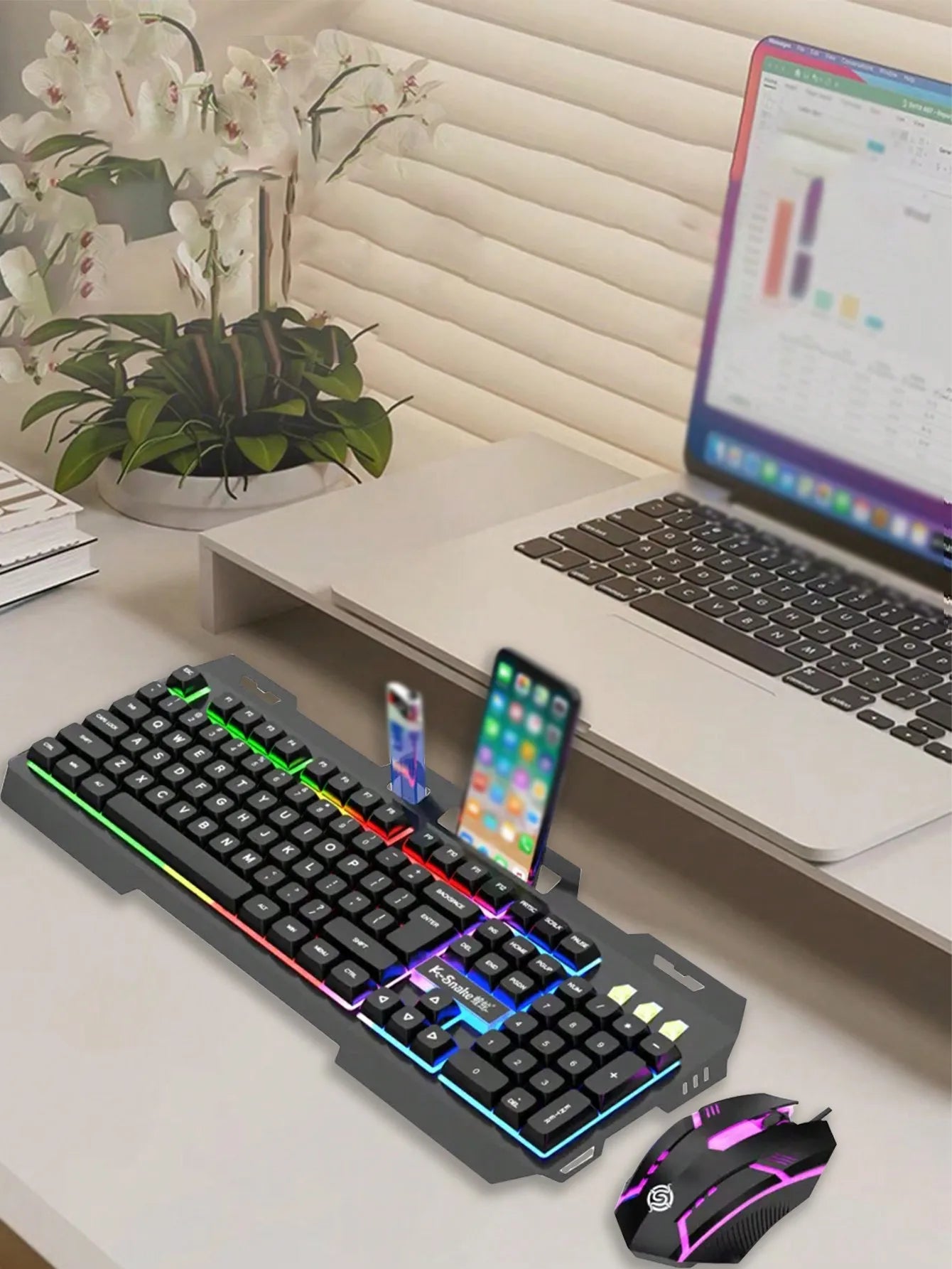 Glow-tastatur og -mussett