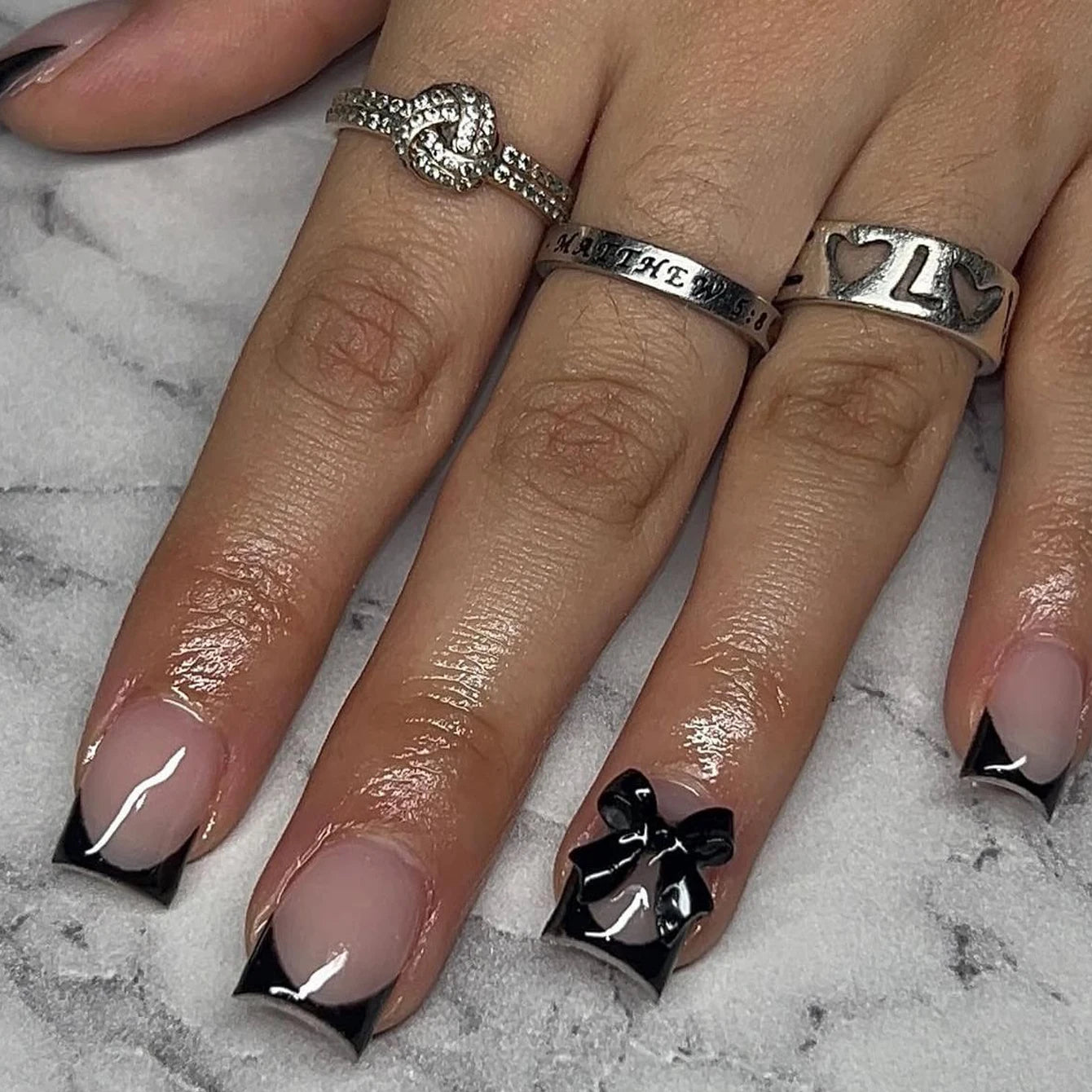24PCS- Pink coffin nail, 3D pink bow, flower decoration, rhinestone setting, exquisite elegance, simple and generous, suitable f
