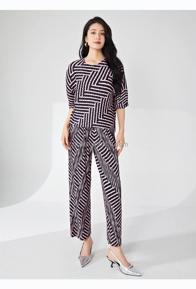 Women's Pleated Fashionable Retro Style Two-Piece Set Temperament Stretch Top Wide Leg Pants Office Set