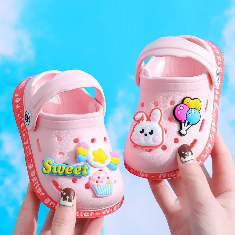 Zapatillas de jardín de verano para niños y niñas, sandalias de playa, ligeras, transpirables, bonitos dibujos animados, pantuflas para bebé