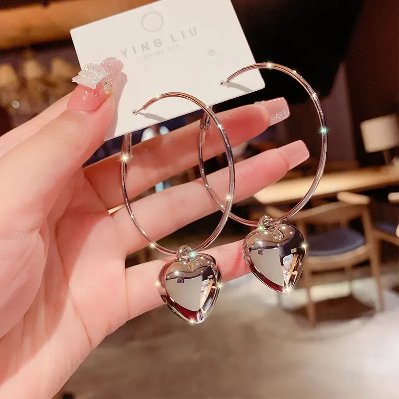 Nuevos exquisitos pendientes de circonita de colores en forma de corazón para mujer, pendientes de esmalte blanco a la moda con temperamento amoroso, joyería de boda