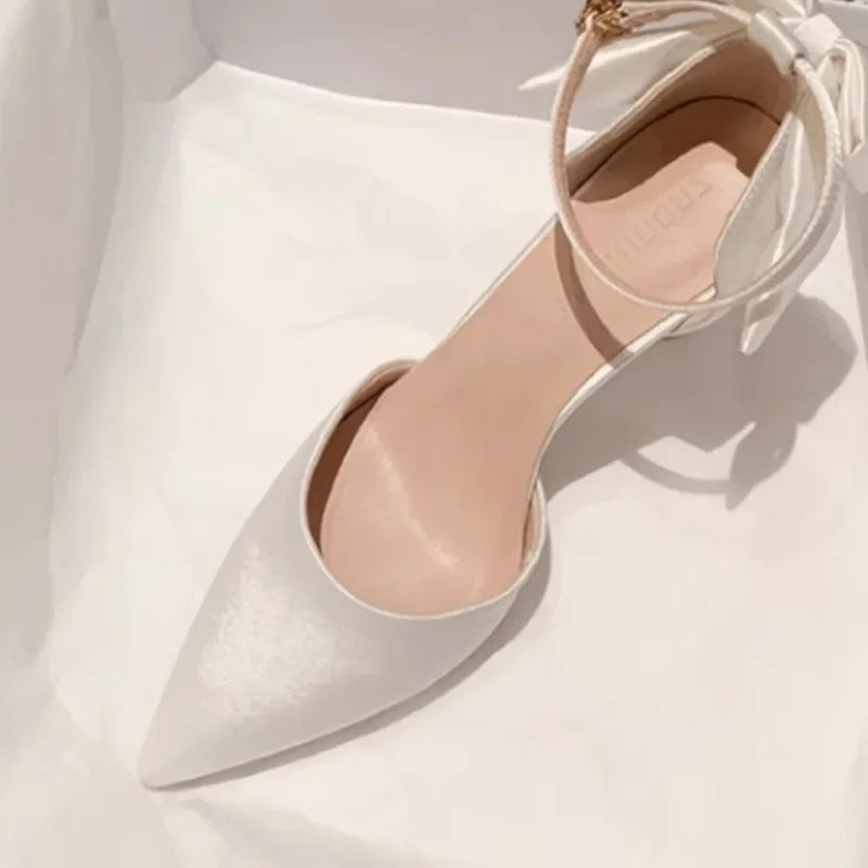 Wedding Heels Women Luxury Brand Design String Bead Pearls High Heels Ladies Sexy Elegant Pointed Toe White Black Pumps2025