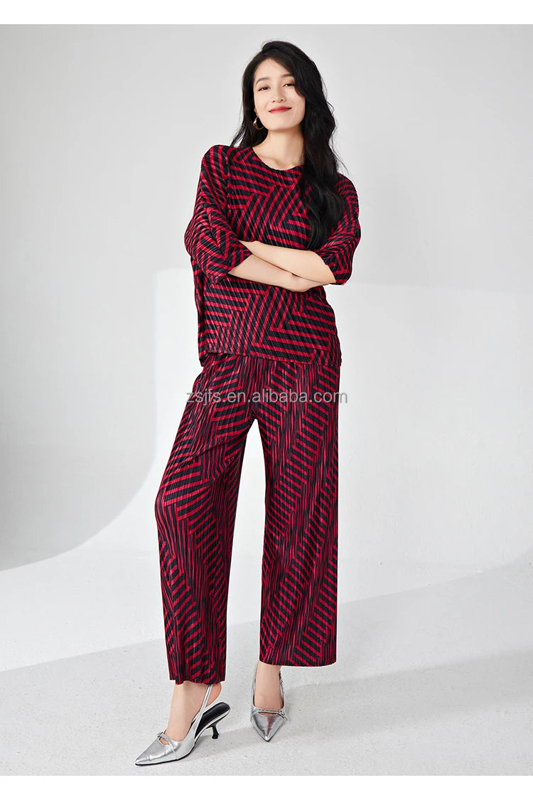 Women's Pleated Fashionable Retro Style Two-Piece Set Temperament Stretch Top Wide Leg Pants Office Set