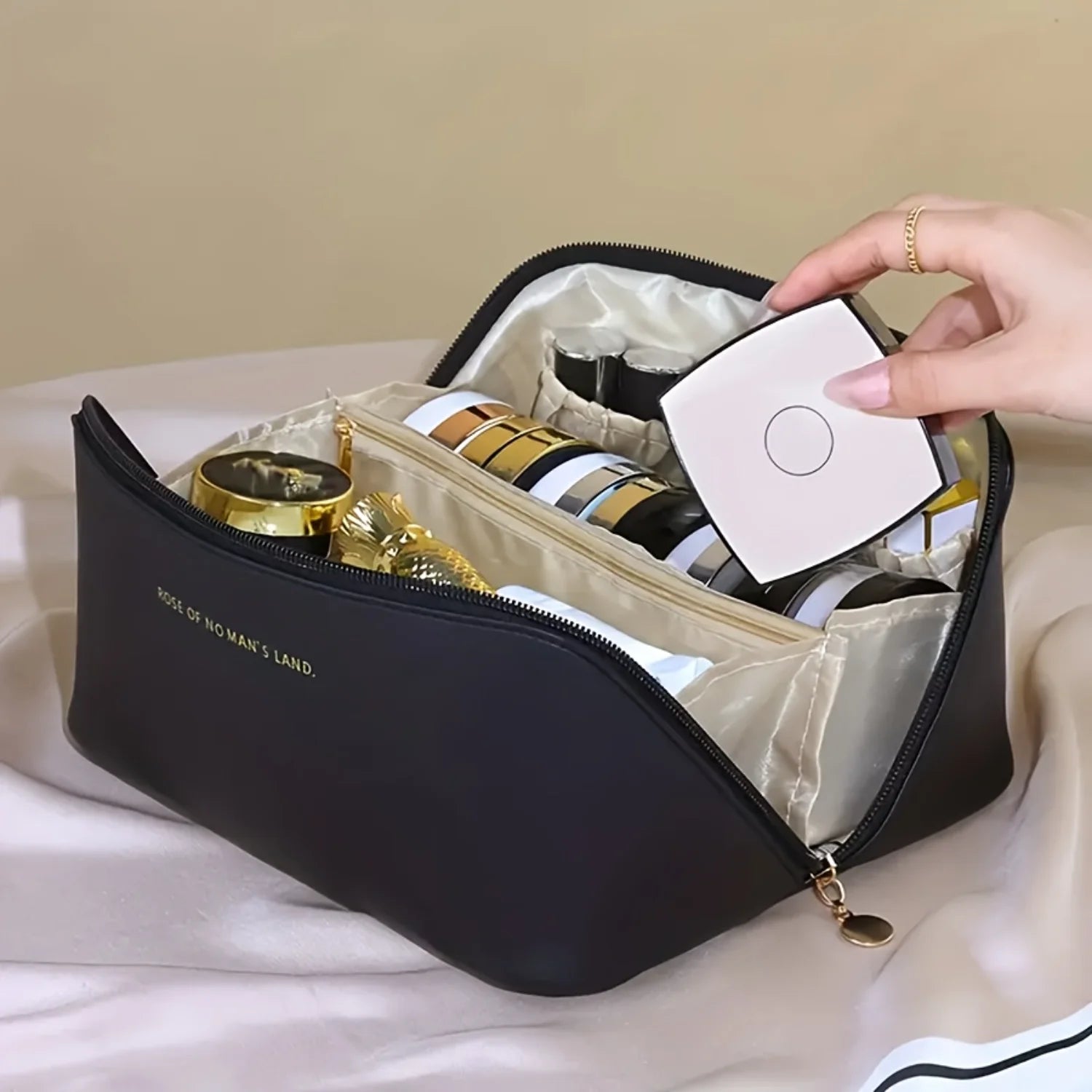 Fashion PU Pillow Cosmetic Bag Portable Travel  Bag Handbag Large Capacity Toiletry Bag Partition Classification Maternal And Ch