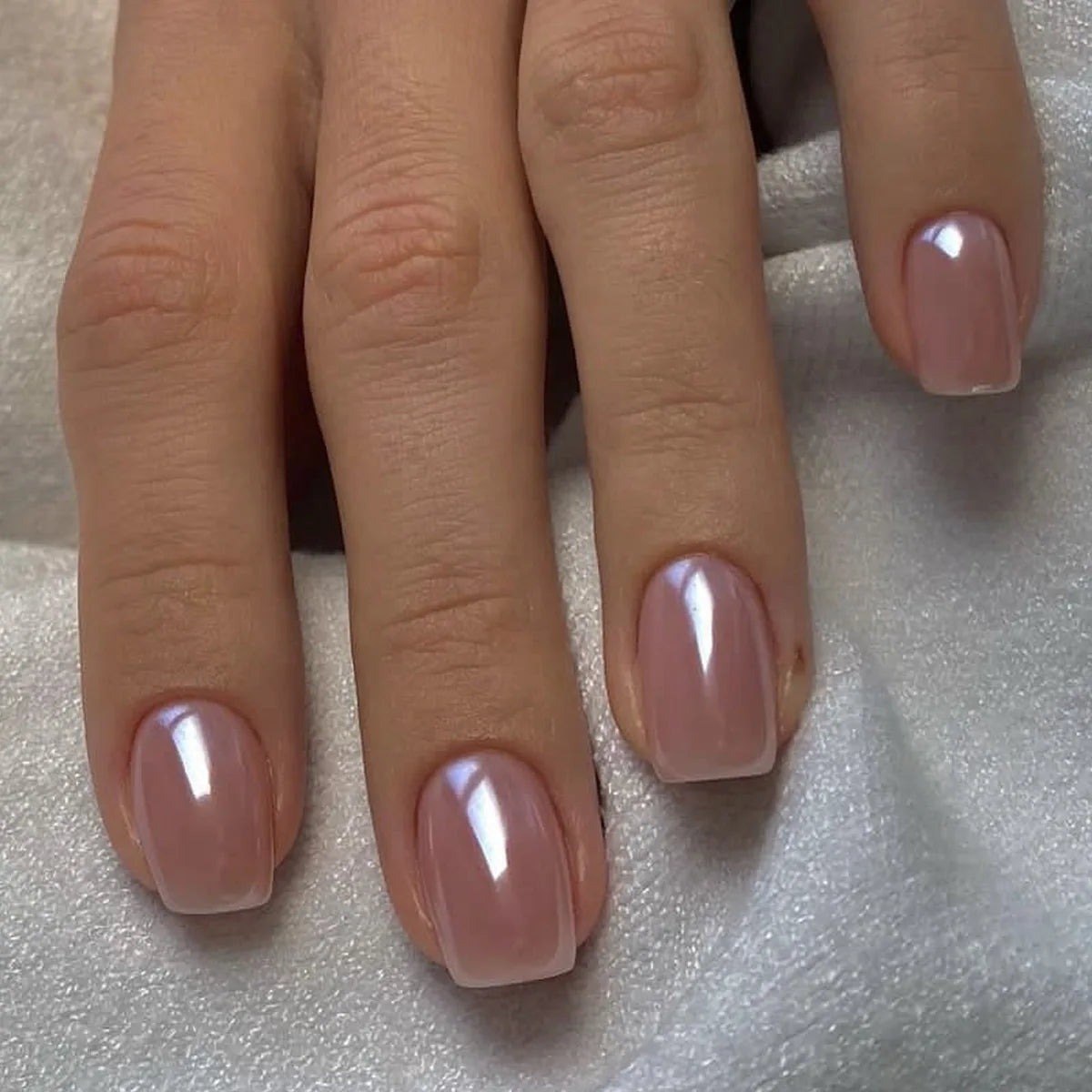 24Pcs Simple Fake Nail with Broken Diamond Short Square Press on False Nails Gradient White Wearable Ballet Full Cover Nail Tip