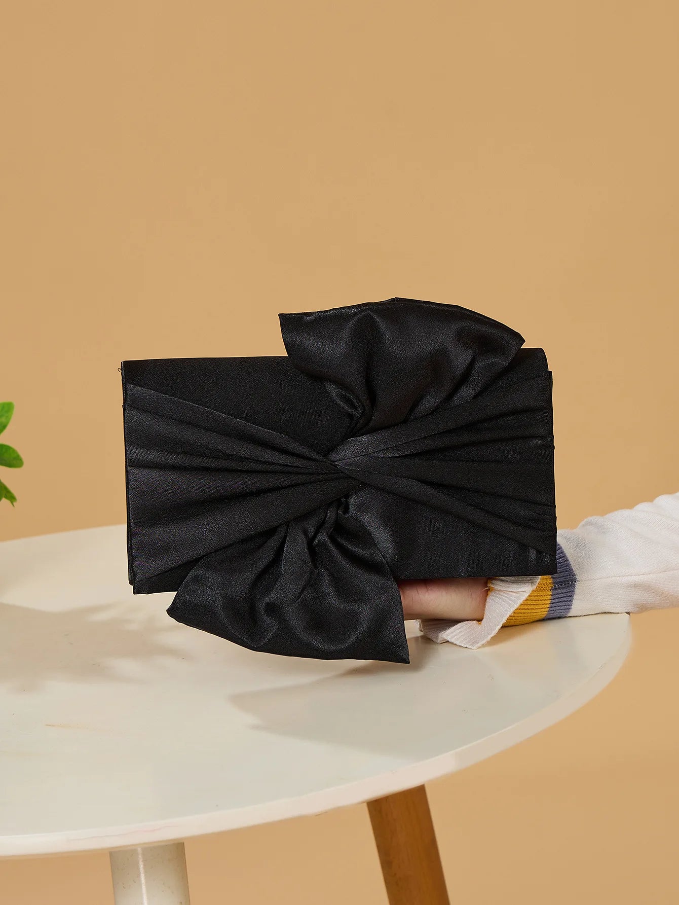 Ladies' pleated bow wallet, party wedding bag, ladies' hand-held bag, satin pleated handbag, ladies' exquisite flower bag
