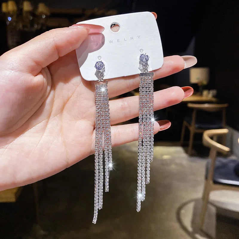 Nuevos exquisitos pendientes de circonita de colores en forma de corazón para mujer, pendientes de esmalte blanco a la moda con temperamento amoroso, joyería de boda