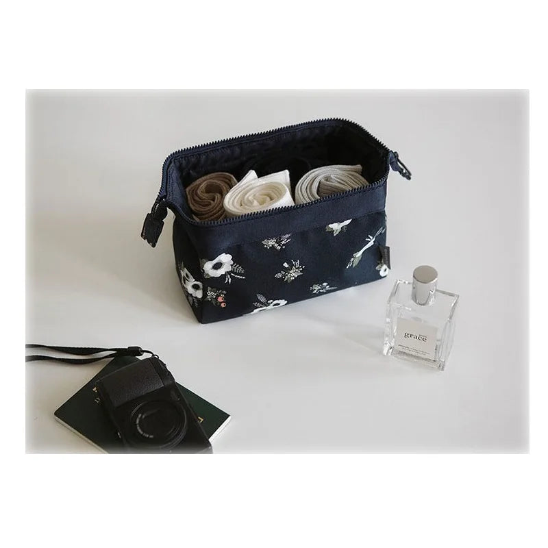 Bolsa de cosméticos de nueva moda para mujer, impermeable, diseño de flamenco, bolsas de maquillaje, organizador de viaje, kits de artículos de tocador, bolsas de maquillaje portátiles para esteticistas