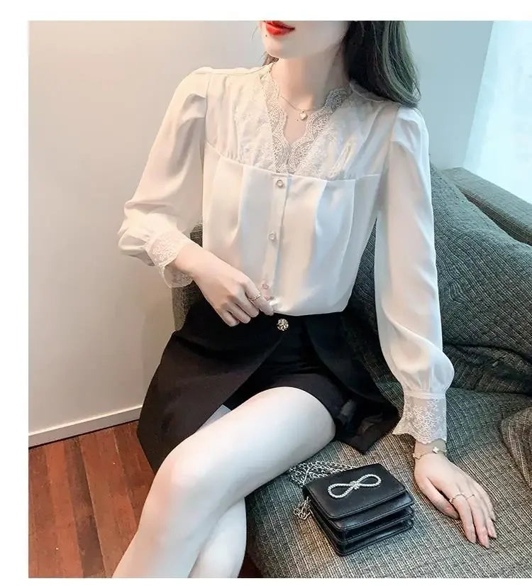 Women's Clothing White Chiffon Blouse Spring New V-Neck Lace Detail High-End Unique Design Feminine Layering Top