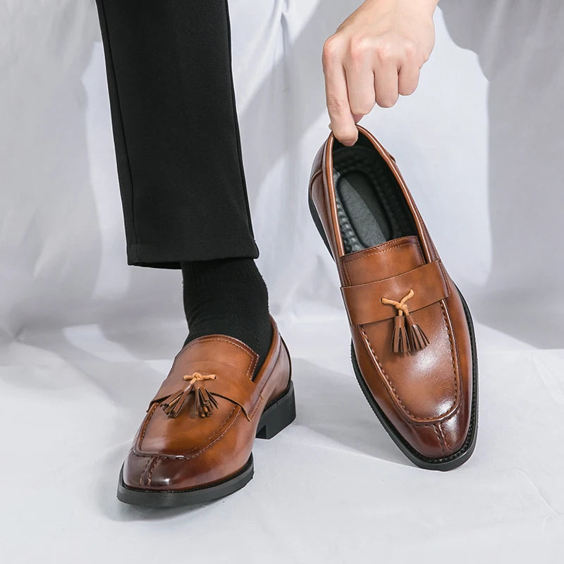 Youth trend flow Su loafers men's foot leather British business slip-on leather shoes light pointed casual men's shoes