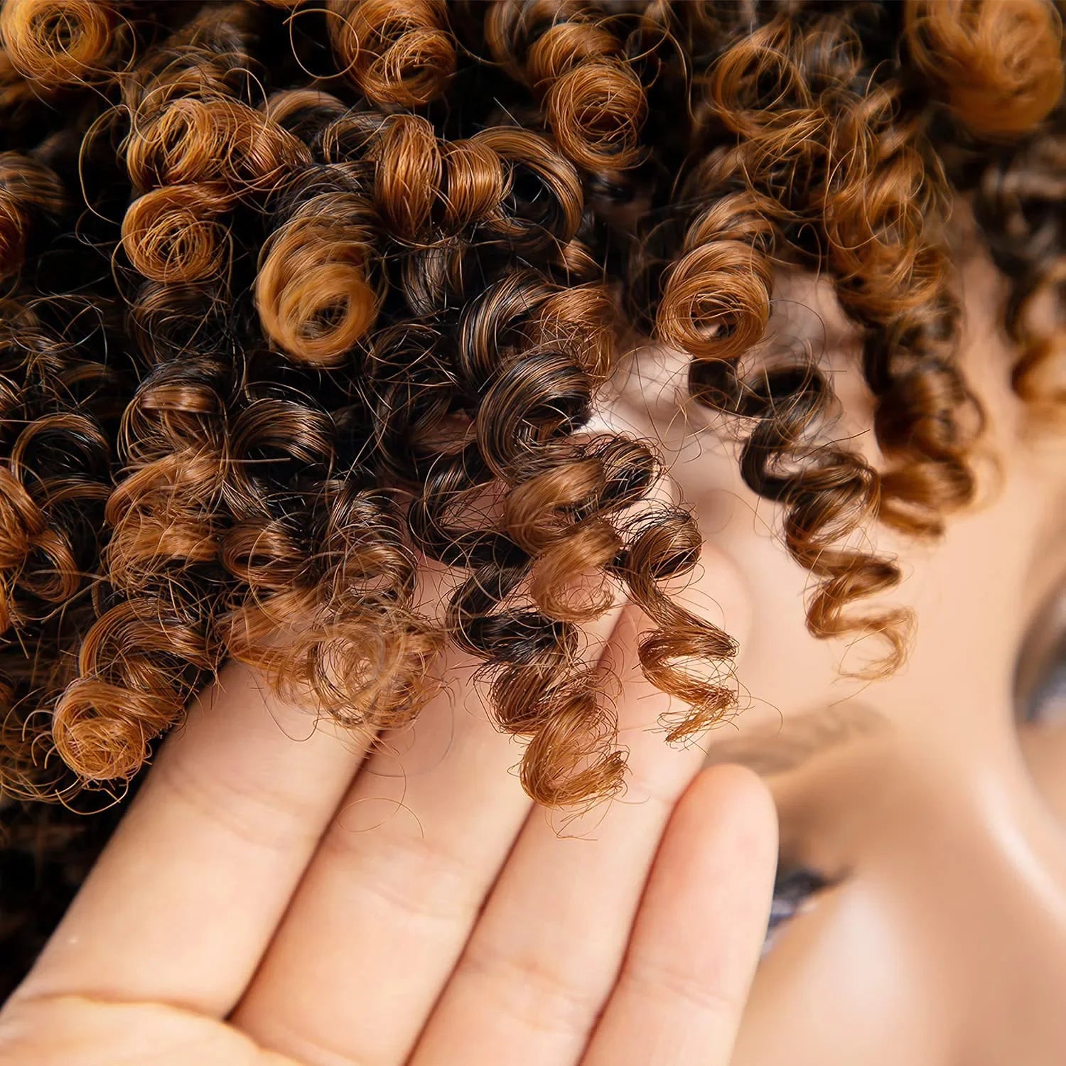 Peluca afro corta rizada con ondas marcadas