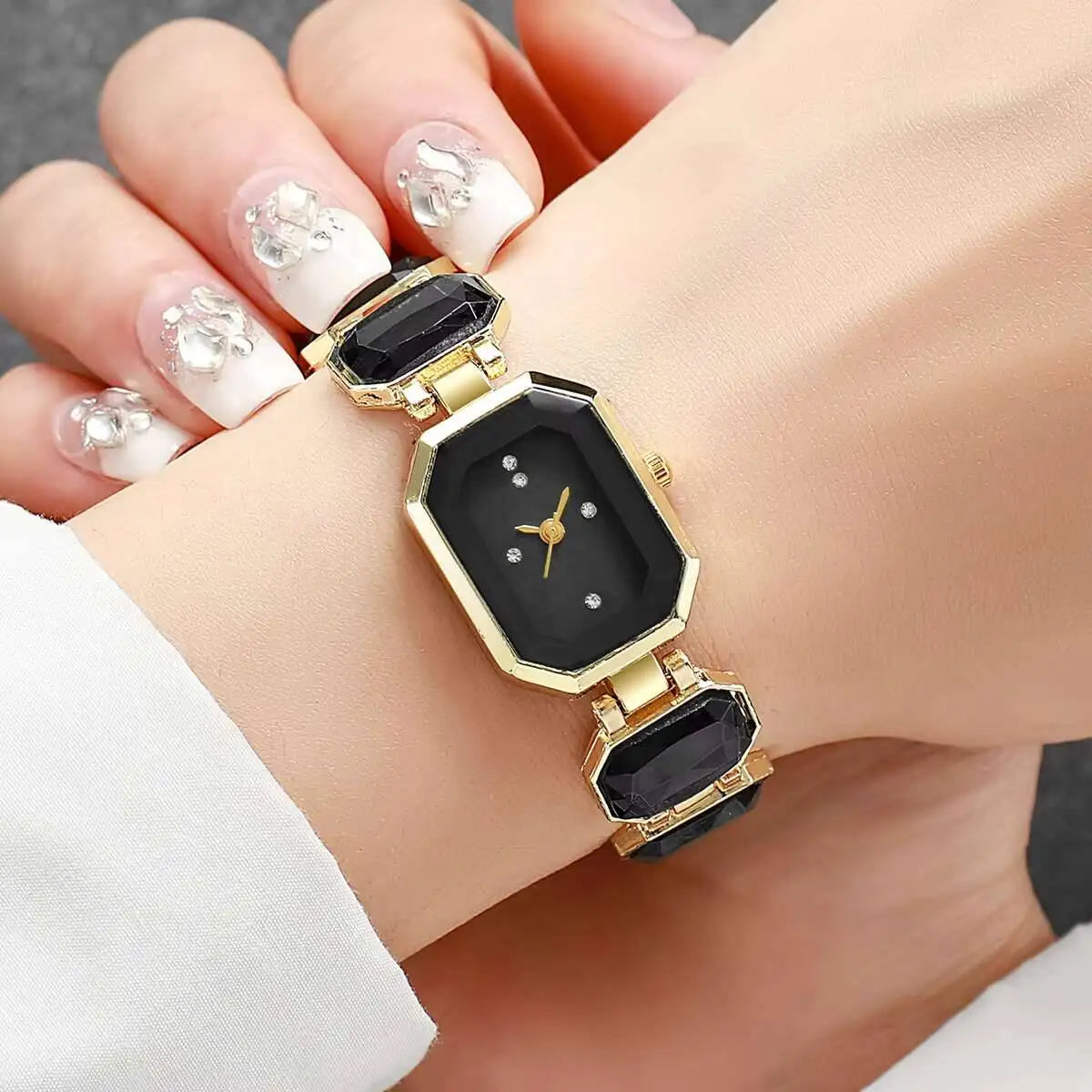 Elegant Women's Watch Fashion Rectangle Dial Ladies Quartz Wrist Watches Girls Clock Reloj Hombre（Without Box）