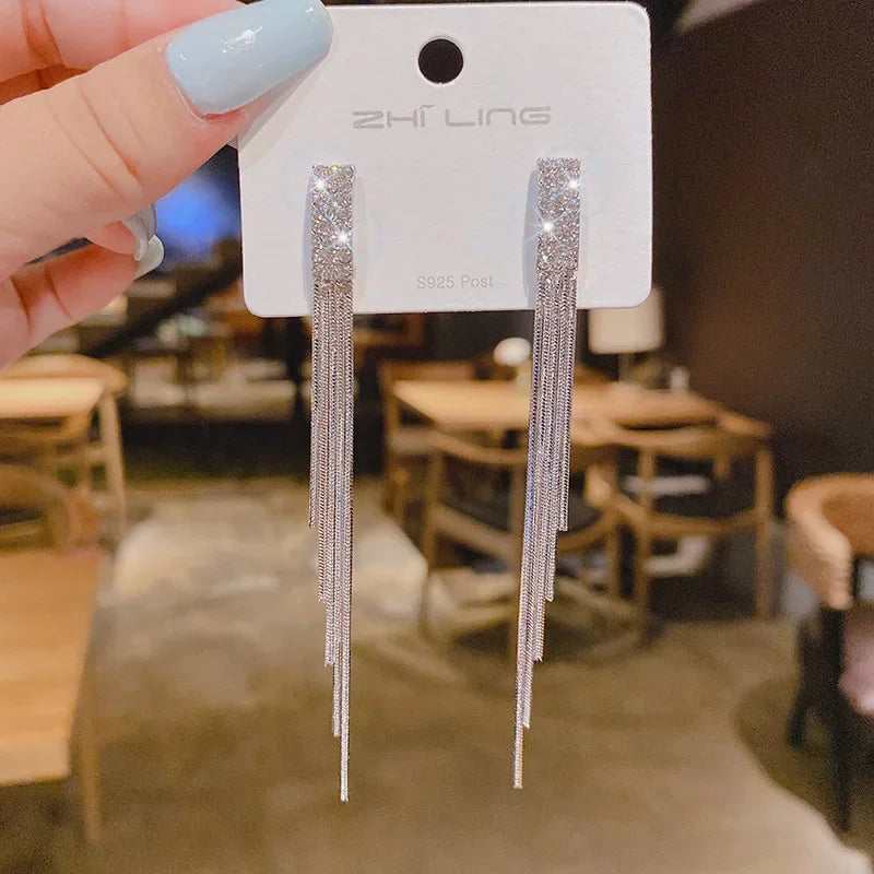 Nuevos exquisitos pendientes de circonita de colores en forma de corazón para mujer, pendientes de esmalte blanco a la moda con temperamento amoroso, joyería de boda