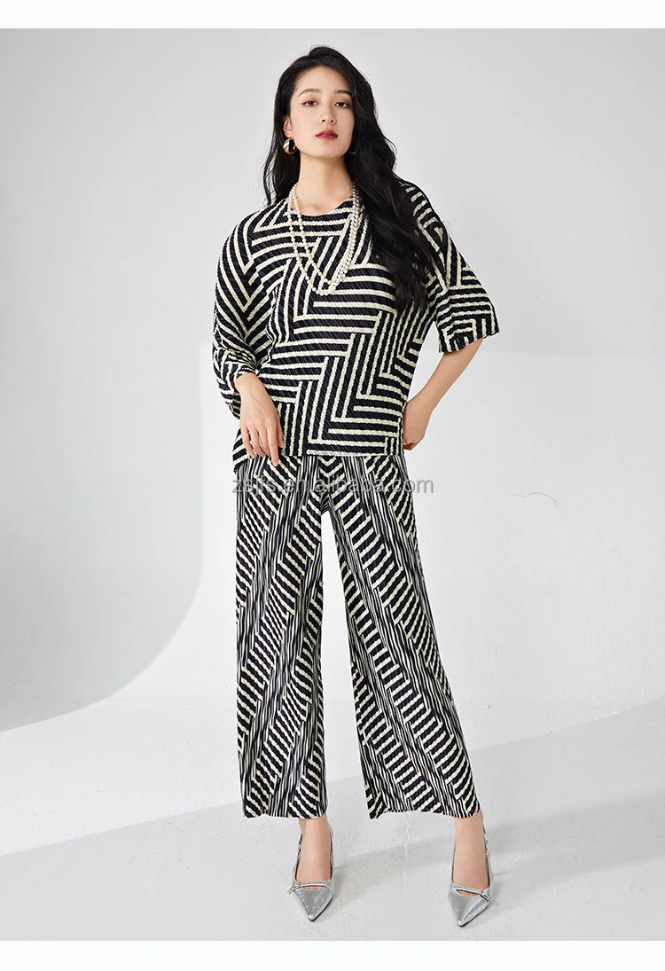Women's Pleated Fashionable Retro Style Two-Piece Set Temperament Stretch Top Wide Leg Pants Office Set