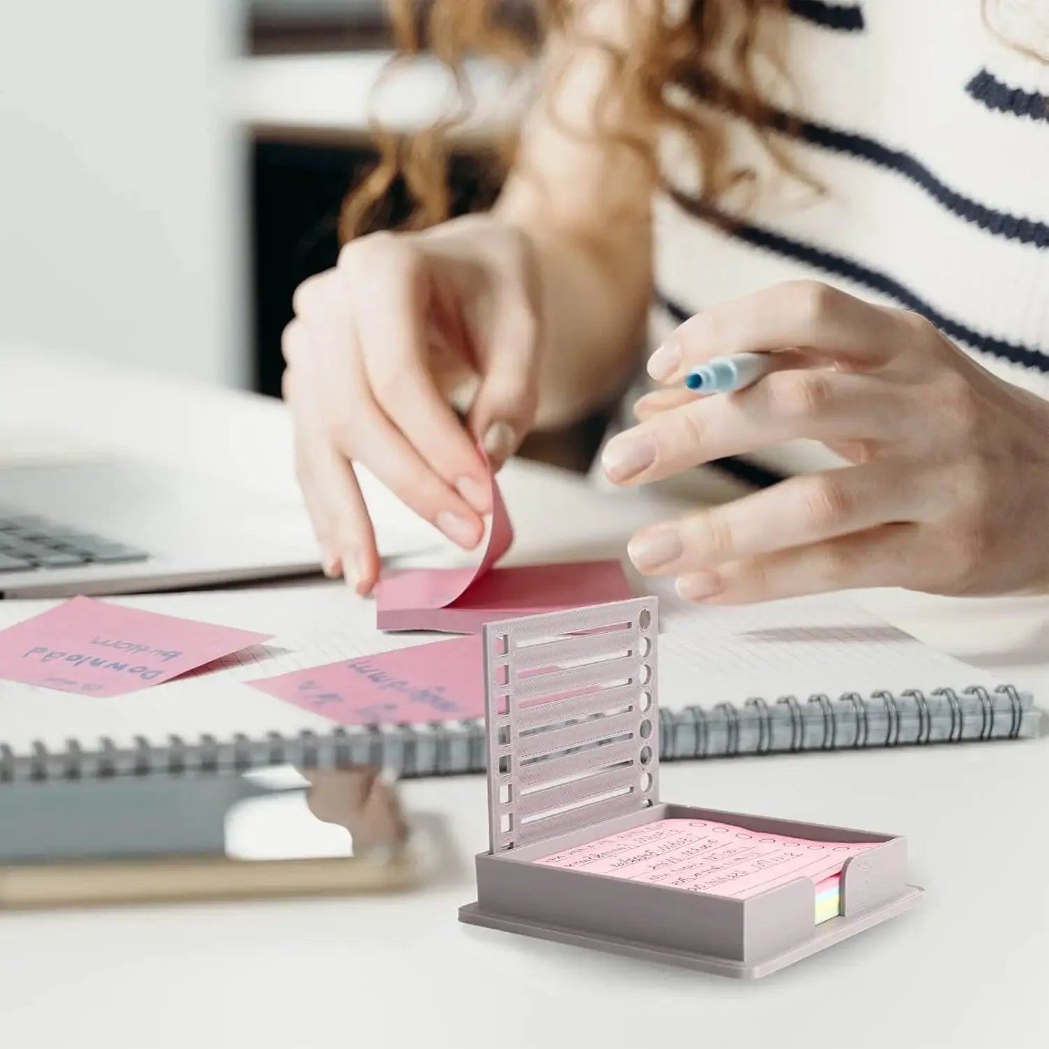 Sticky Note Dispenser Sticky Note Holder with Stencil Sticky Notes Template for Pad Self-adhesive Notepad Organ