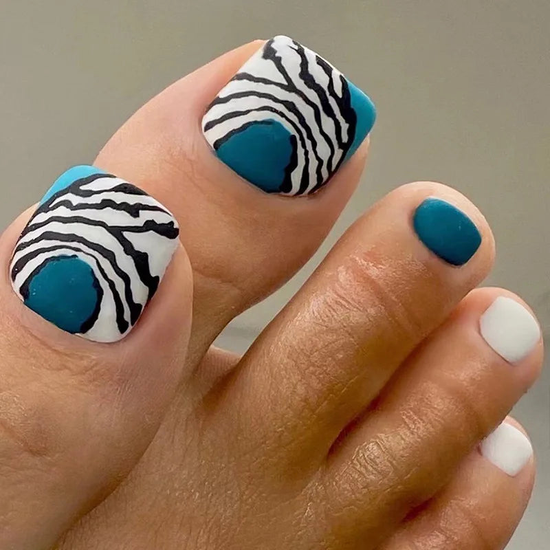 Flowers White French Artificial Toenails Nude Pink Toe False Nails with Glue Wearable Short Flat Shape Fake Toenails Wholesale