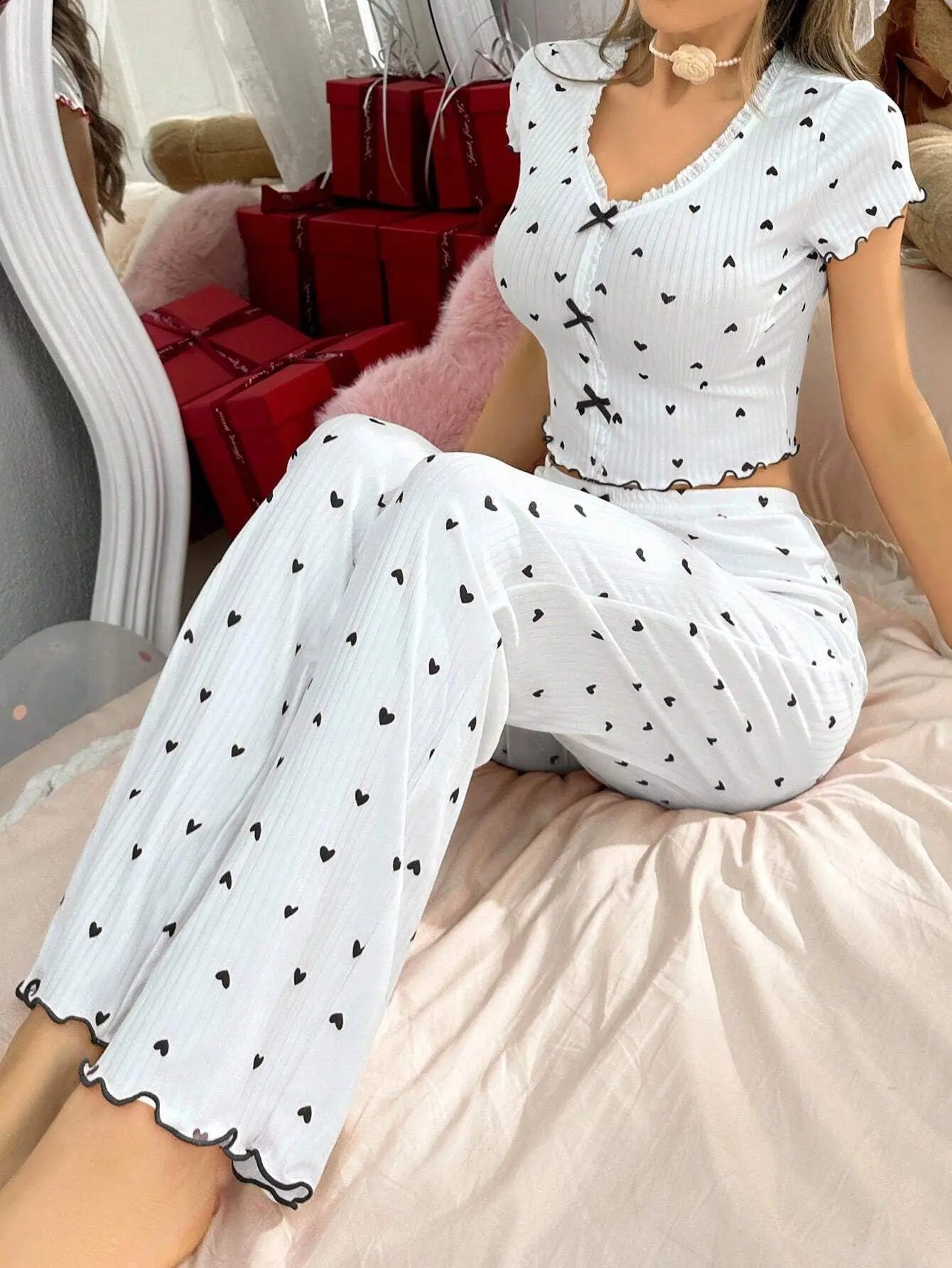 Women's Pajamas Set Fashionable Summer Printed Love V-Neck Short Sleeved Pants Two-Piece Set Bow Decoration Sleepwear Woman