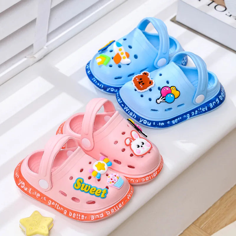 Zapatillas de jardín de verano para niños y niñas, sandalias de playa, ligeras, transpirables, bonitos dibujos animados, pantuflas para bebé