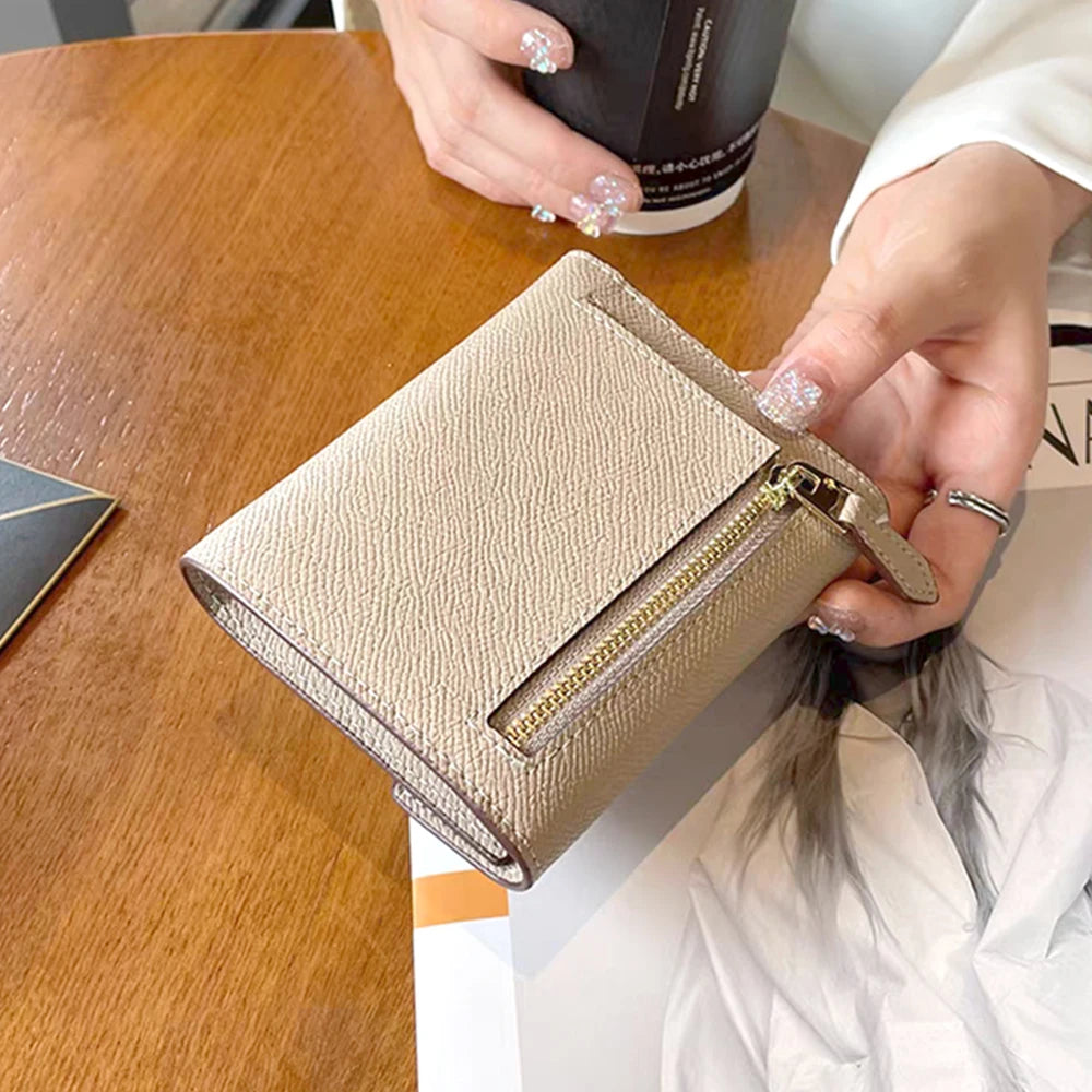 Cartera corta de lujo de diseñador para mujer, de cuero genuino, monedero de marca de moda con iniciales personalizadas, tarjetero de piel de vaca para señora