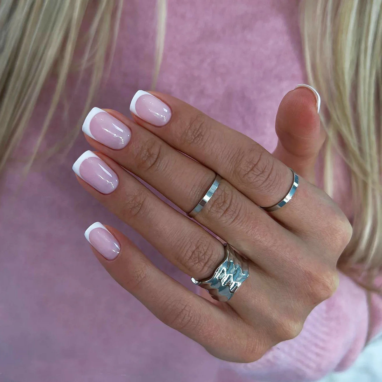 24Pcs Simple Fake Nail with Broken Diamond Short Square Press on False Nails Gradient White Wearable Ballet Full Cover Nail Tip