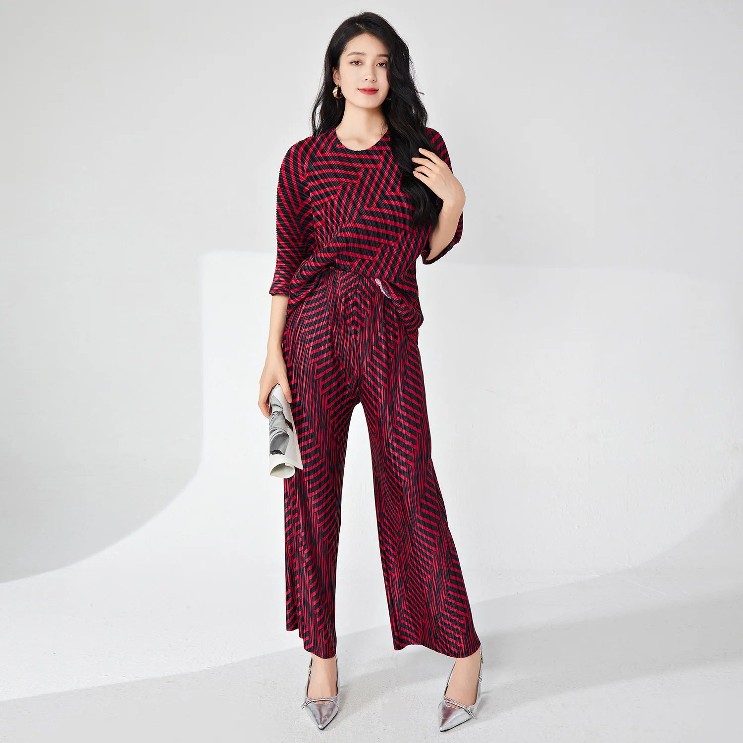 Women's Pleated Fashionable Retro Style Two-Piece Set Temperament Stretch Top Wide Leg Pants Office Set