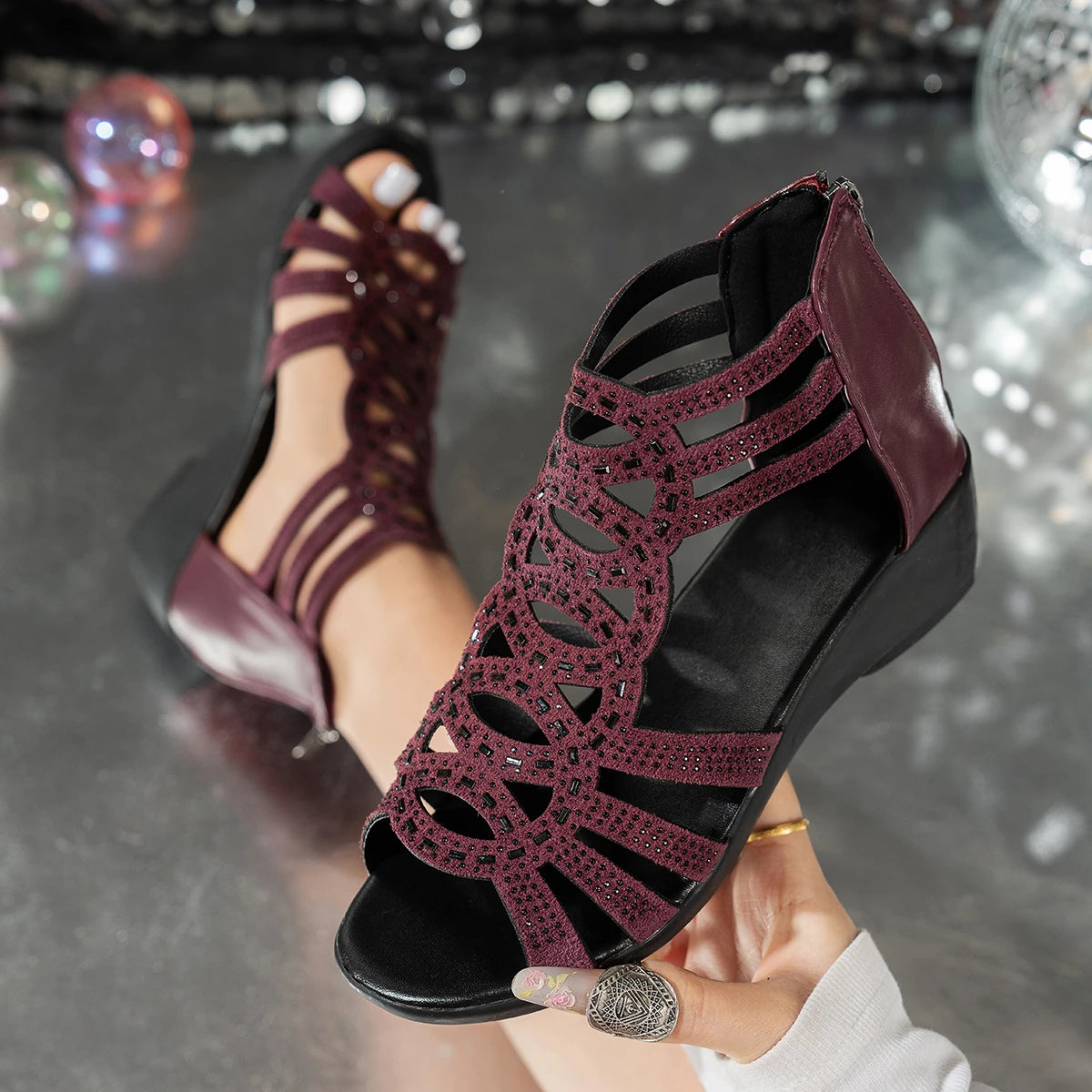 Sandales compensées romaines pour femmes – Souples, élégantes et naturellement chics