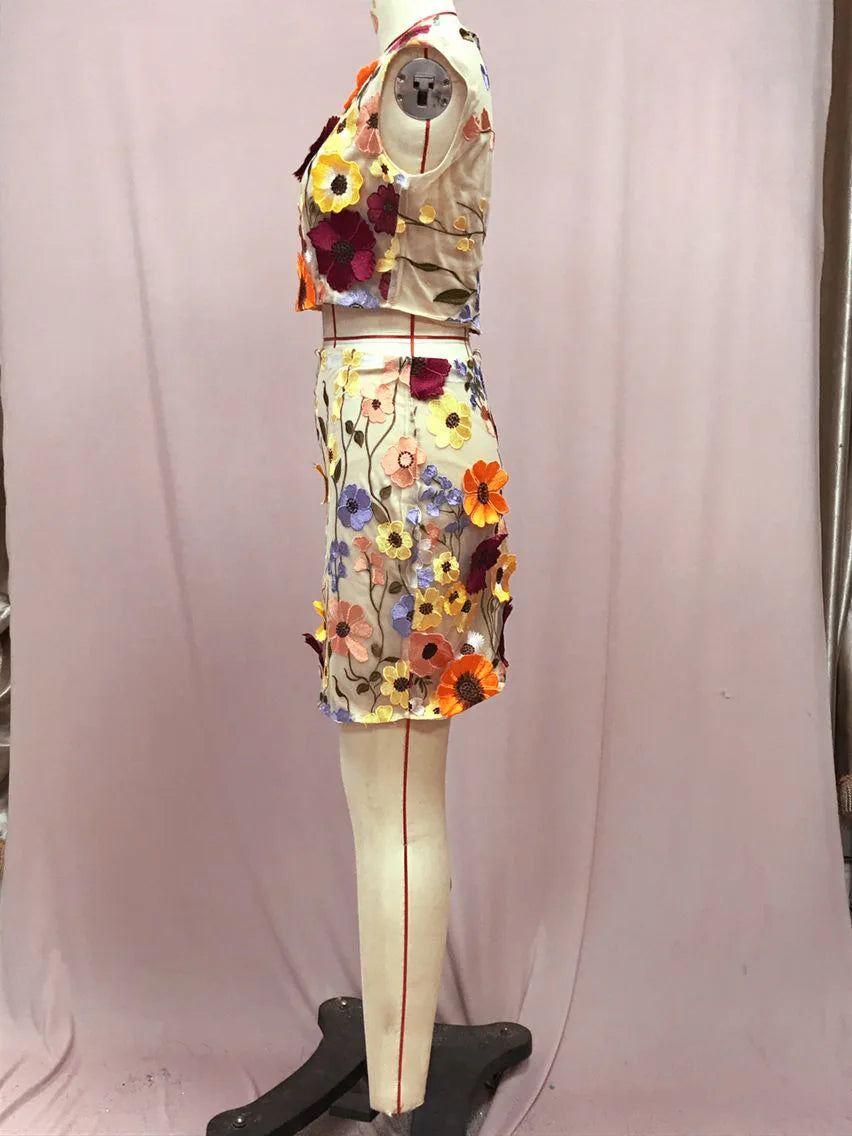 Women's Skirt Two-piece Suit High-grade Embroidery Crochet Sleeveless Temperament Elegant Sweet Short Top Hip Skirt Suit 2025