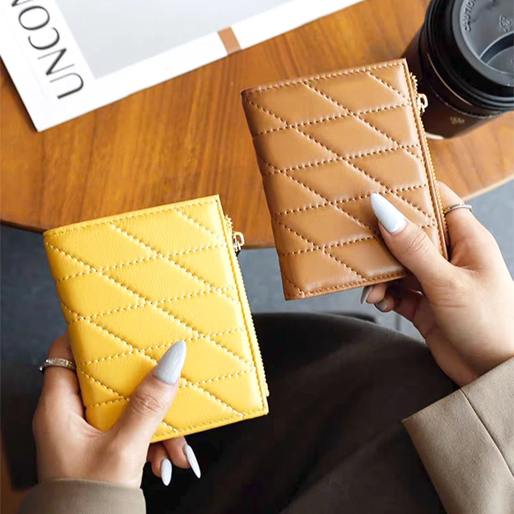 Cartera corta de lujo de diseñador para mujer, de cuero genuino, monedero de marca de moda con iniciales personalizadas, tarjetero de piel de vaca para señora