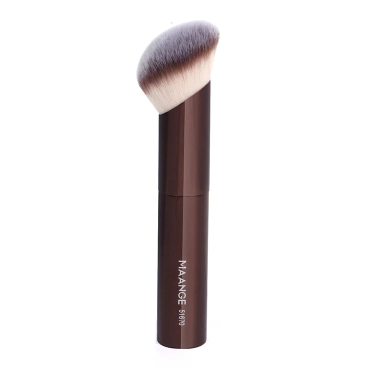 Double-Head Makeup Brush – Soft, Versatile & Professional