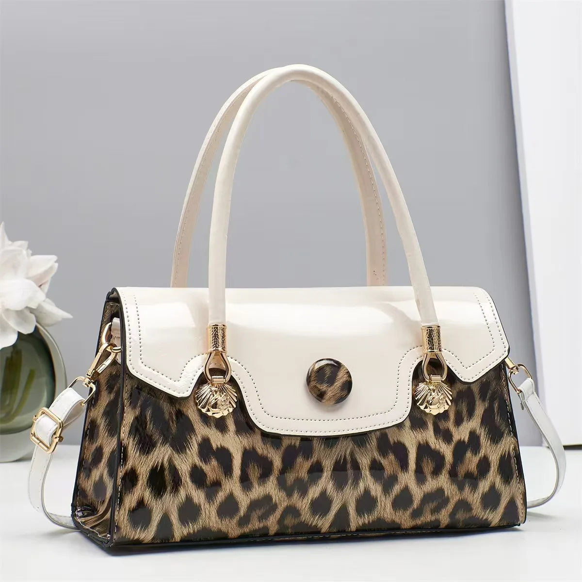 Bolso cruzado con estampado de leopardo