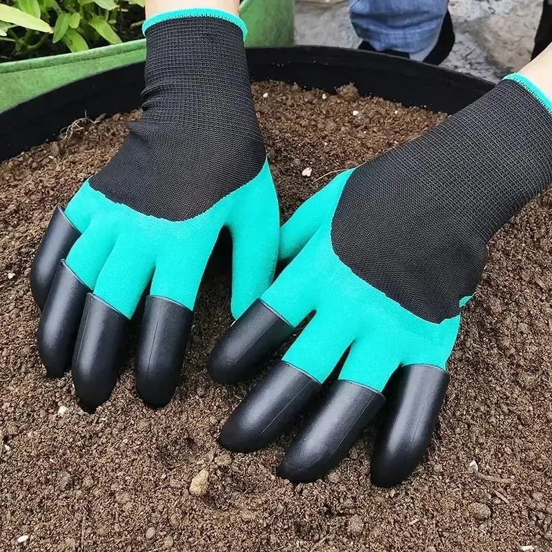 Clawed gardening gloves, used for digging, planting flowers and vegetables, hand washed outdoor gardening tools