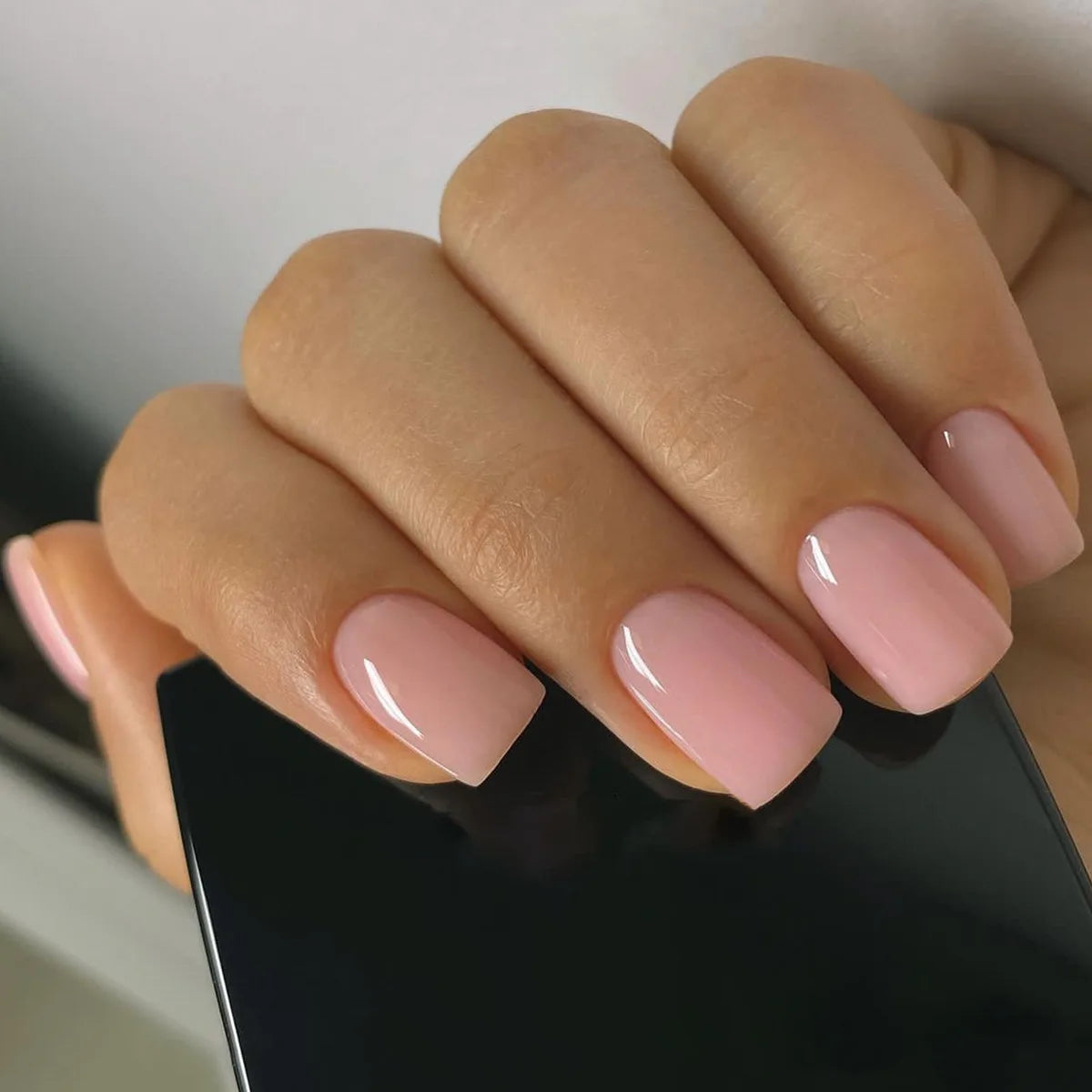 24Pcs Simple Fake Nail with Broken Diamond Short Square Press on False Nails Gradient White Wearable Ballet Full Cover Nail Tip