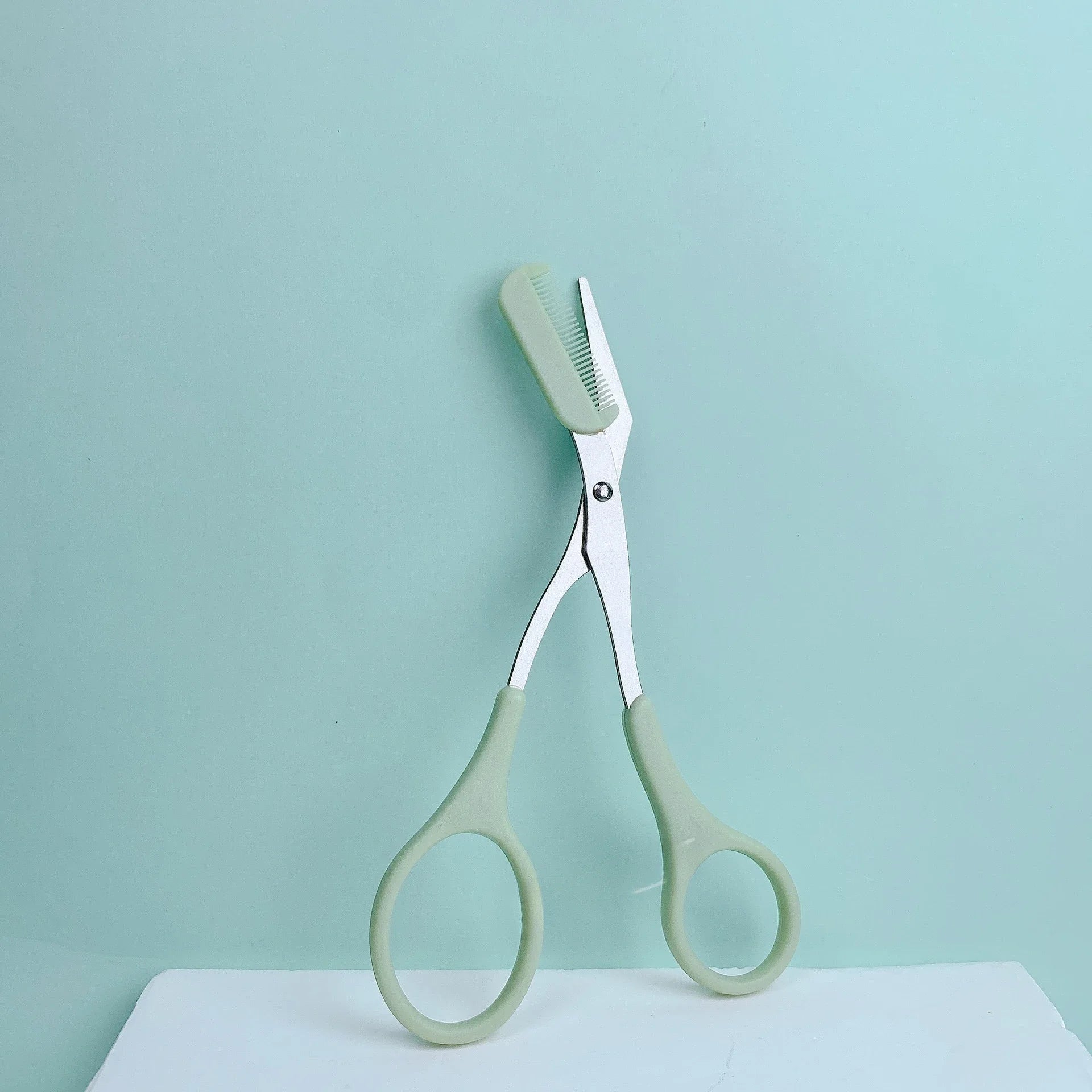 Pink Eyebrow Trimming Scissors with Built-in Comb - Stainless Steel, Precise Grooming Tool, Creating Perfect Eyebrows