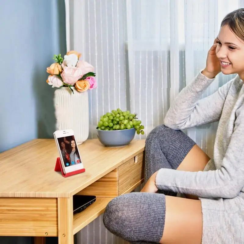 Lazy Bracket Mobile Phone Holder Table Desktop Stand Plastic Desk Mount Candy Color Mini Portable Holder Bracket for phone