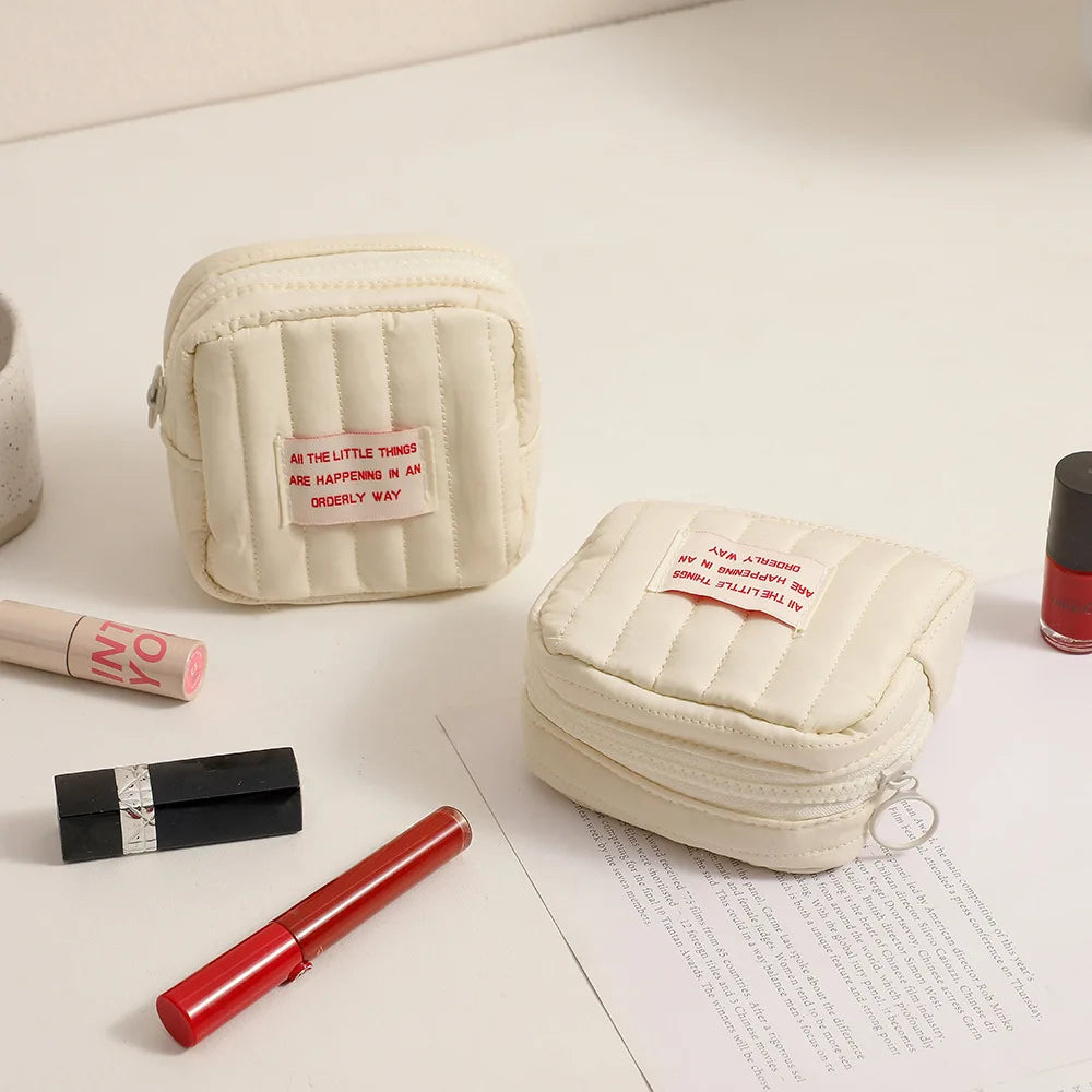 Simple Quilted Bag for Girls with High Beauty Makeup Products Storage Small Square Bag Outdoor Portable Makeup Bag