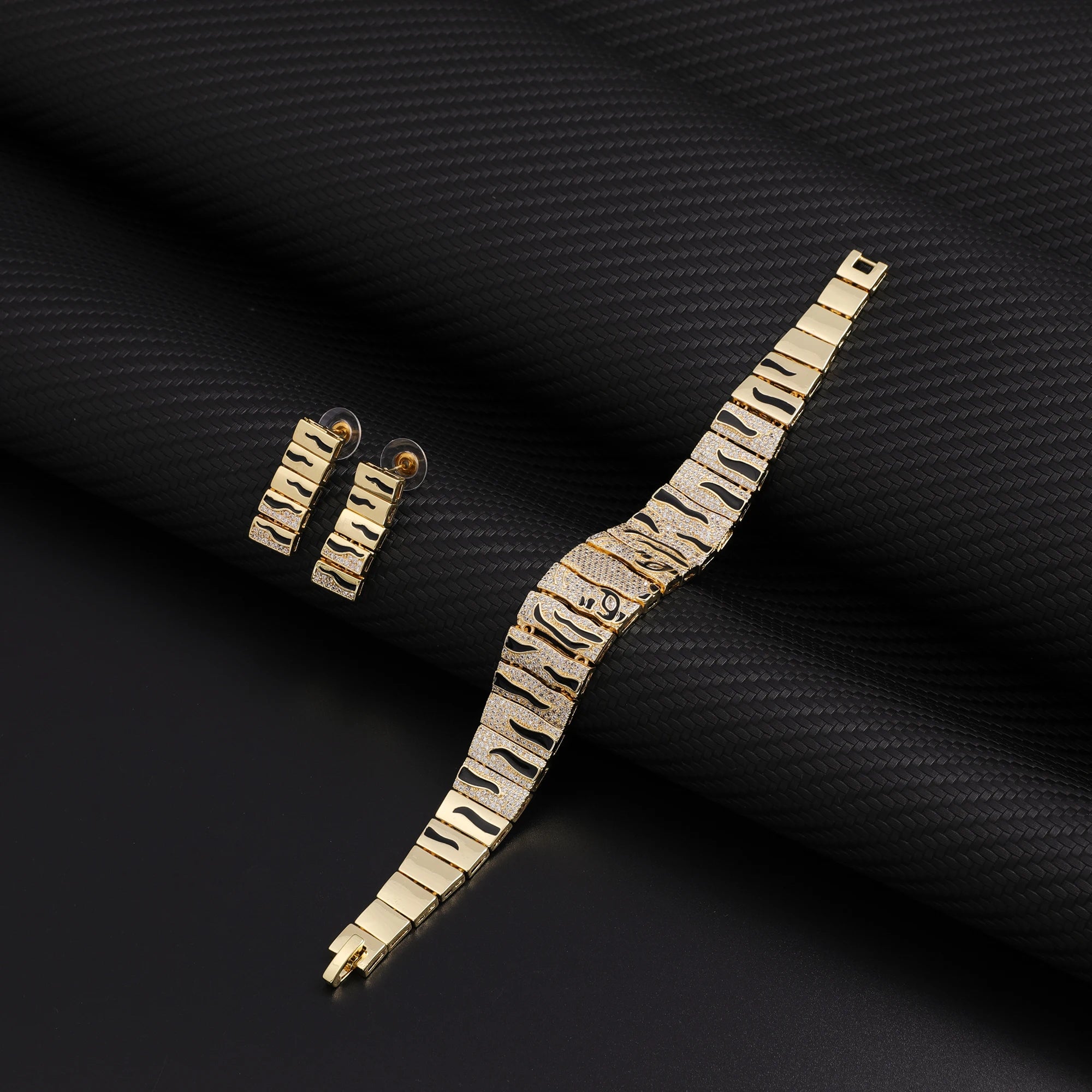 JRH Jewellery Woman Gold Electroplated 4Piece Jewelry SetNecklace Earrings Bracelets Rings Essential for Banquets Free Shippings