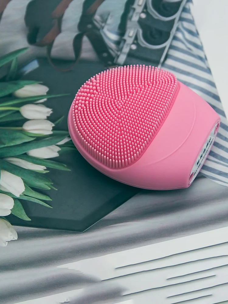 Electric Silicone Facial Cleanser Massager Skincare Massage Tool Beauty Machine Vibration Cleaning Of Pores Self Provided Batter