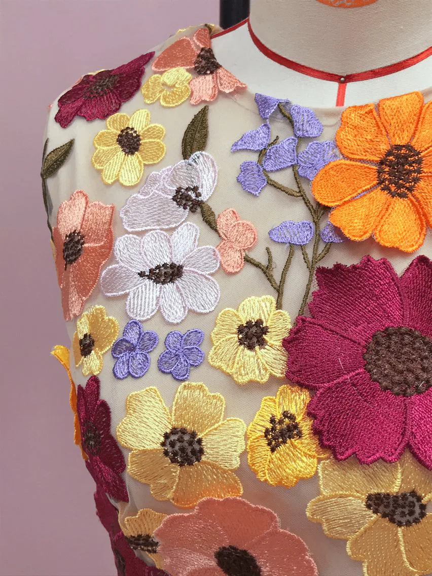 Women's Skirt Two-piece Suit High-grade Embroidery Crochet Sleeveless Temperament Elegant Sweet Short Top Hip Skirt Suit 2025