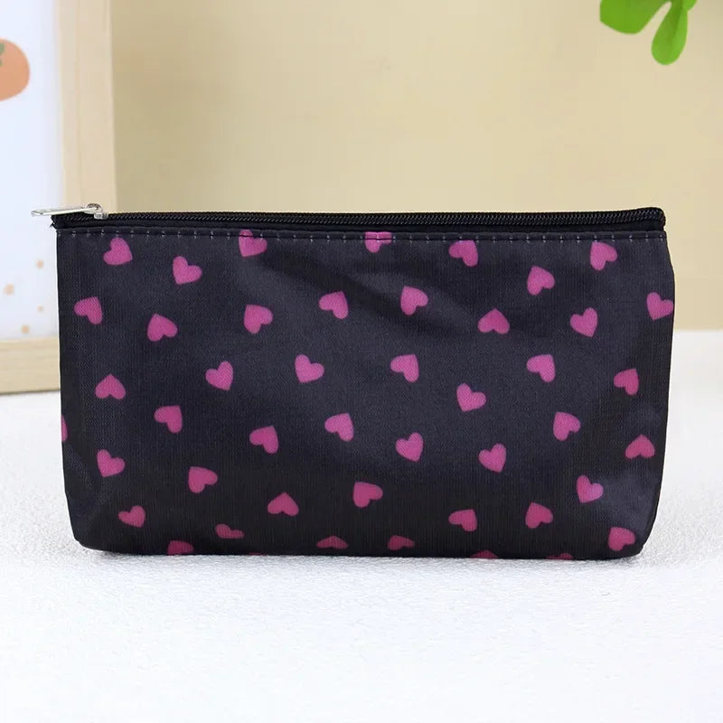 Bolsa de cosméticos con estampado de corazón para viaje, neceser de aseo para mujer, bolsas de maquillaje sencillas y modernas para mujer