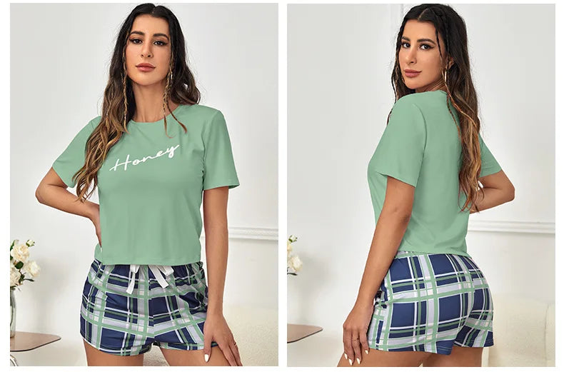 Nuevos Conjuntos de Pijama de 2 Piezas para Mujer, Tops de Manga Corta con Letras y Pantalones Cortos a Cuadros con Cordón, Conjunto Informal de Camiseta y Ropa para Estar por Casa