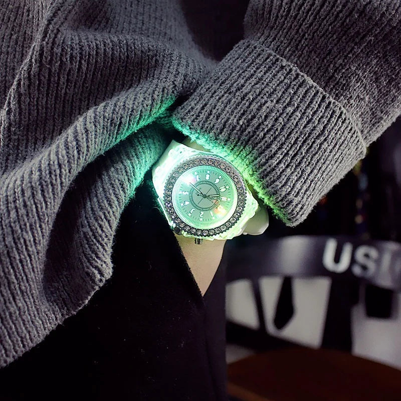 Reloj luminiscente LED con flash: divertido, colorido y perfecto para todas las edades