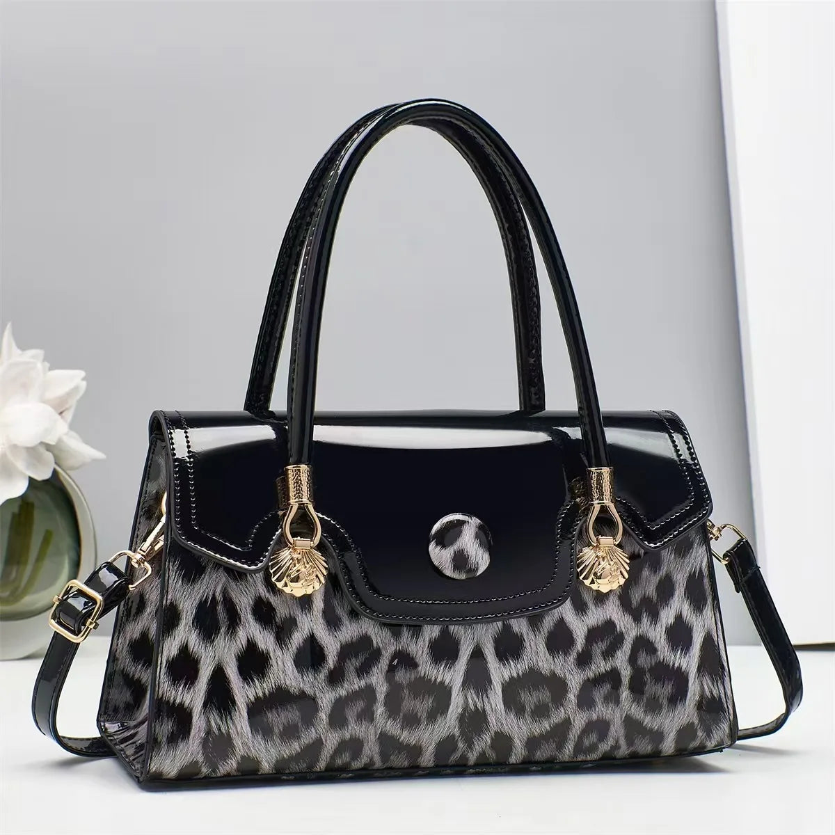 Bolso cruzado con estampado de leopardo