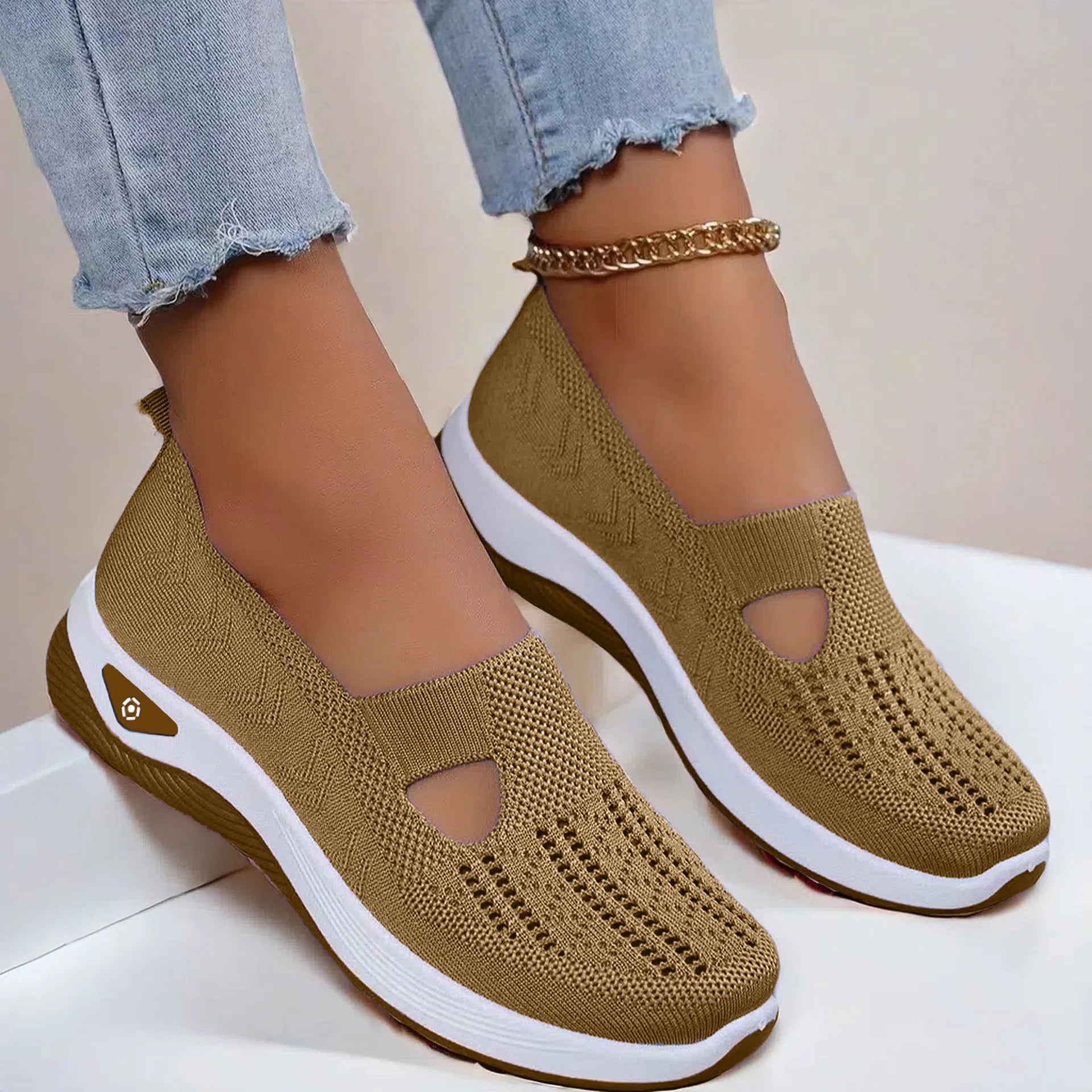 Zapatos de verano para mujer, de lona transpirable de malla, planos ligeros para caminar, zapatillas nuevas para mujer, zapatos vulcanizados, mocasines sin cordones
