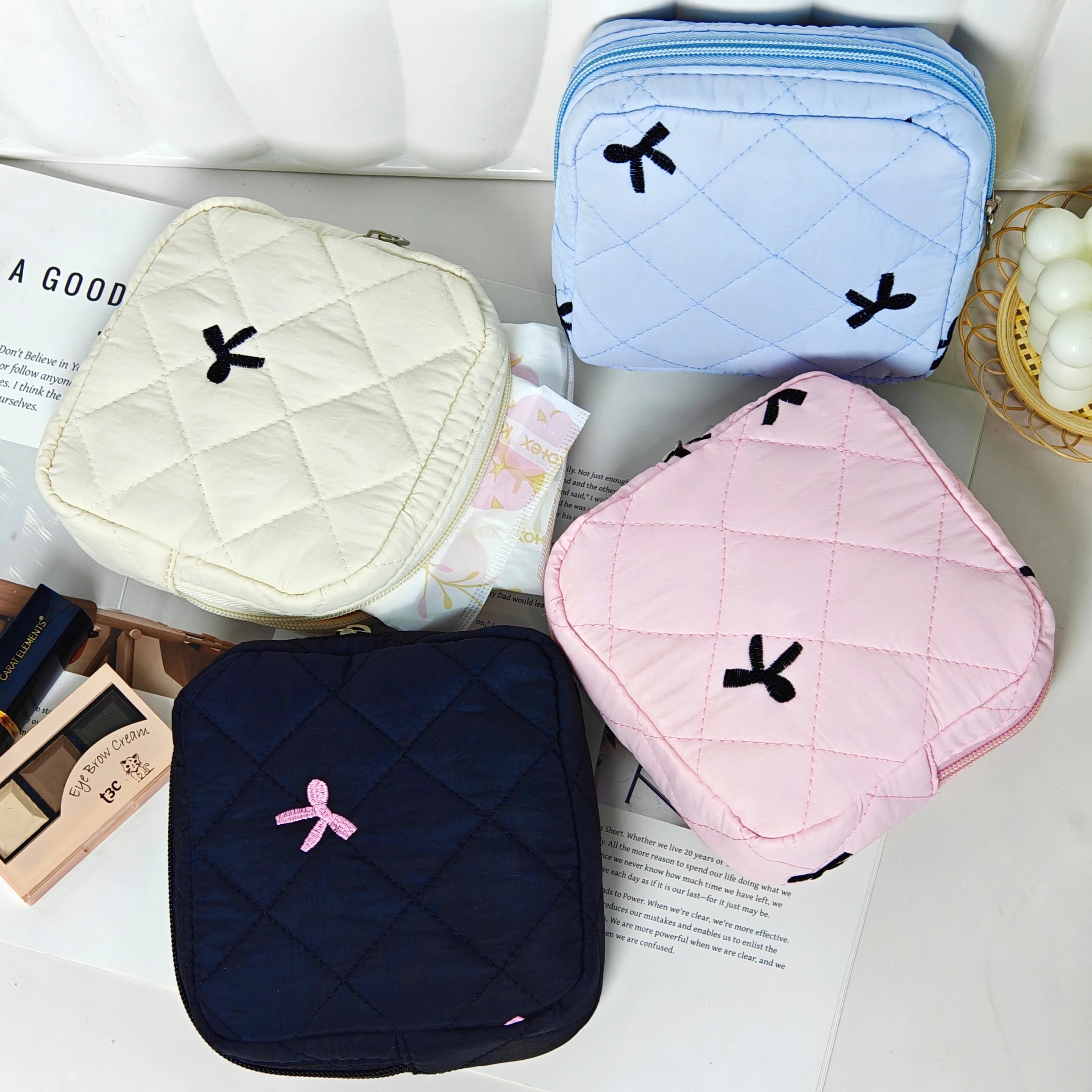 Bows Embroidery Craft Makeup Bag, Cute, Fashionable, Simple and Versatile, Suitable for Storing Small Items