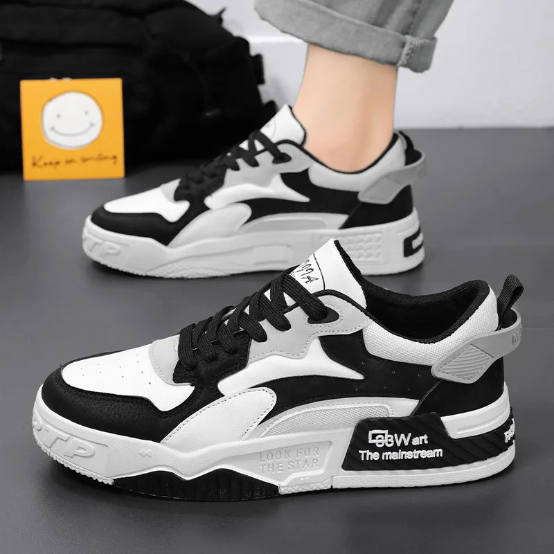 Zapatillas de hombre de otoño Novedad, calzado de plataforma cómodo para hombre, tendencia 2023, zapatillas vulcanizadas con cordones, zapatillas casuales blancas